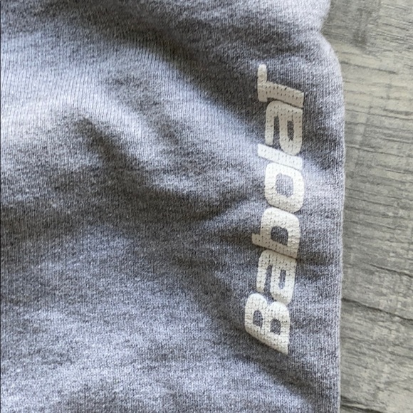 Too small - Picture 2 of 3